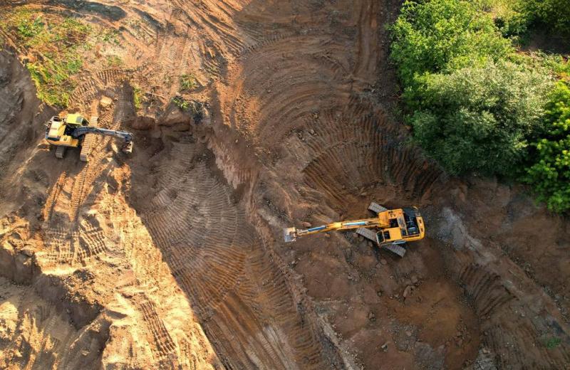 Pourquoi choisir un terrassier professionnel pour votre terrain ?